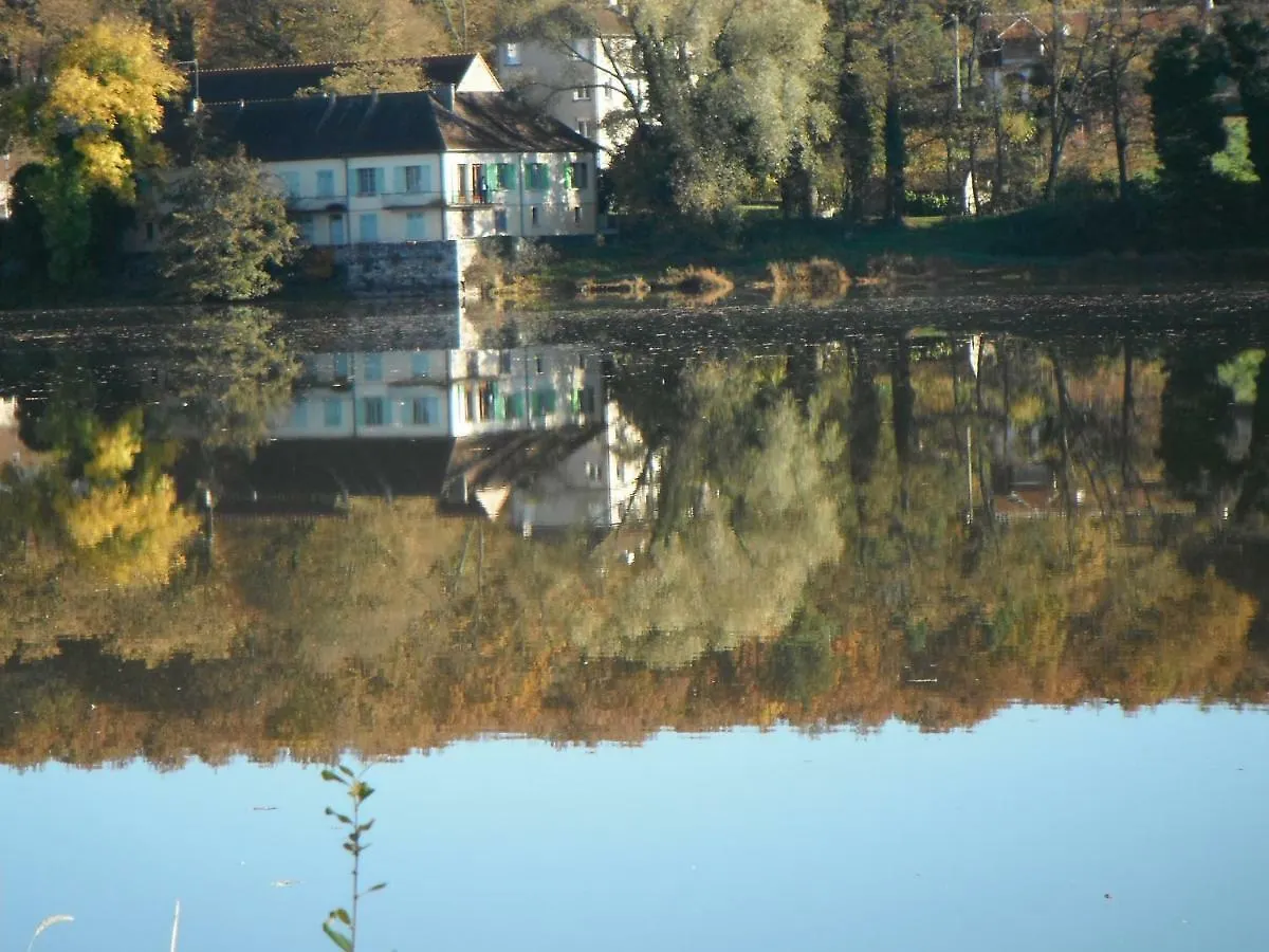 Maison De L'Etang Apartment Troncais France