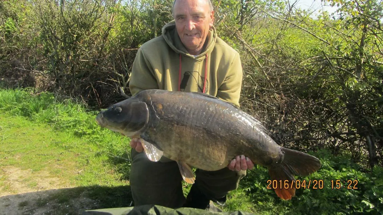 Maison de L`Etang Troncais 0*,